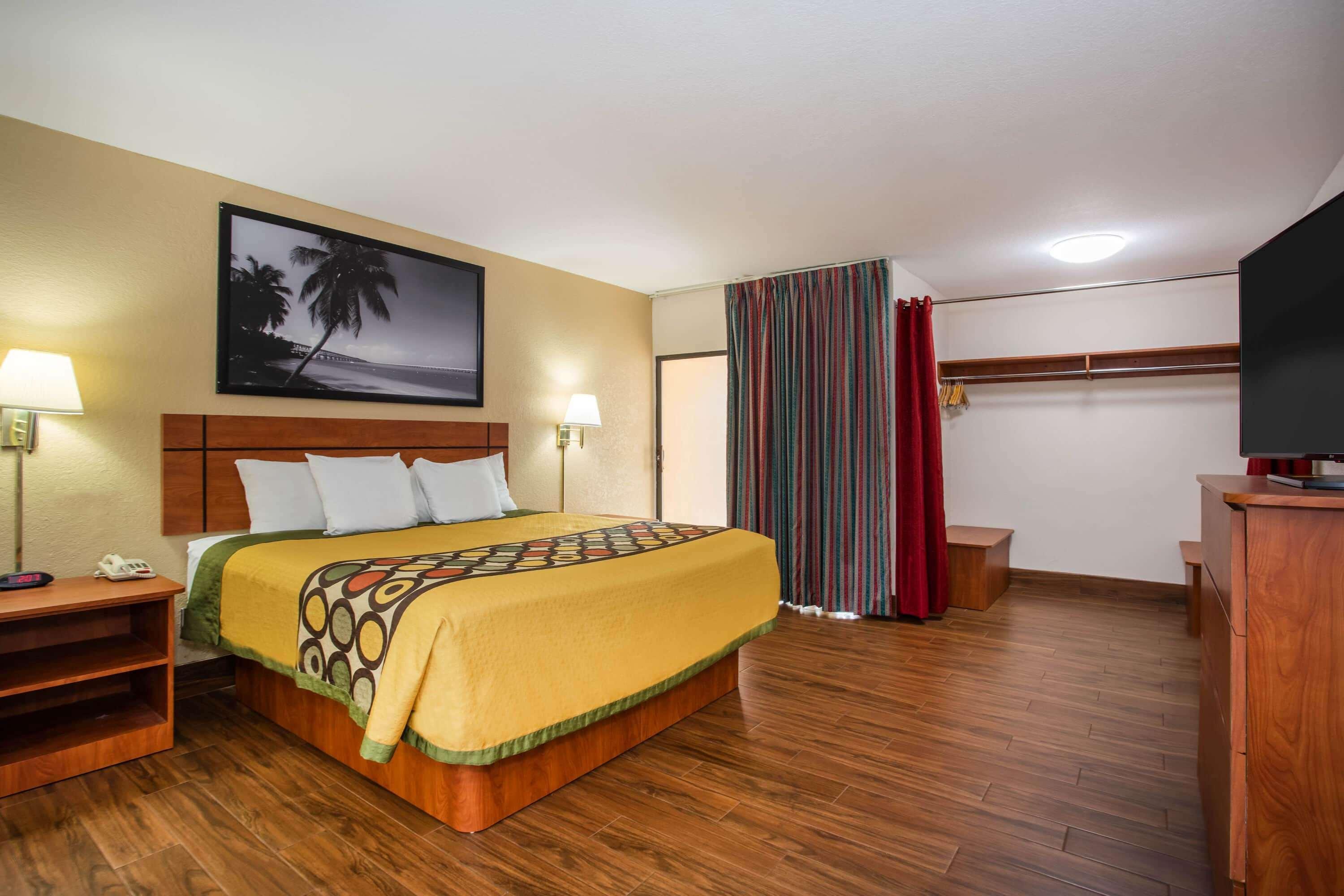 Super 8 By Wyndham North Palm Beach Exterior photo